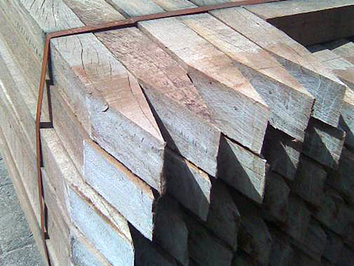 40x60 mm Bongossi Pfähle, AD *FAS*, sägerau, Erdende gespitzt, 1,20 m