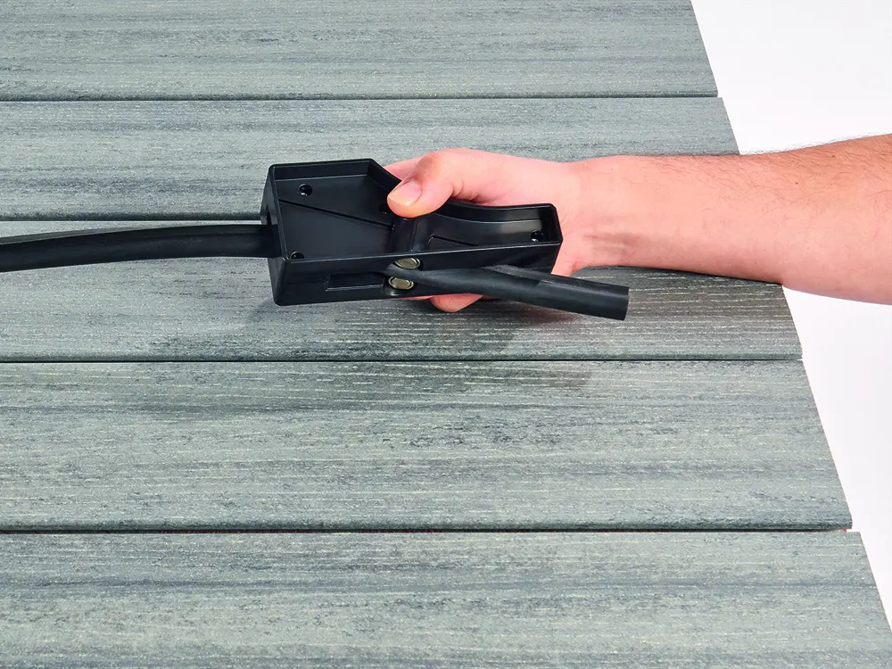 18-200639~~03~Einfuegehilfe_Fugenprofilschlauch