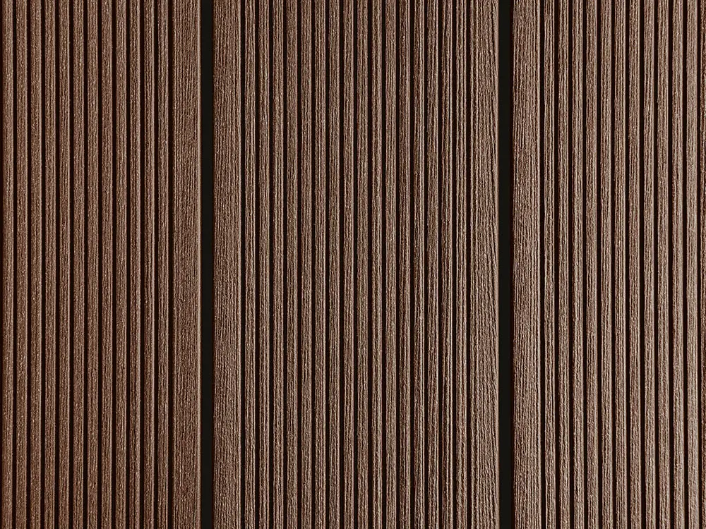 18-201237~~03~NATURinFORM_Terrassendielen_DIE_BELIEBTE_massiv_SCHWARZBRAUN_32462