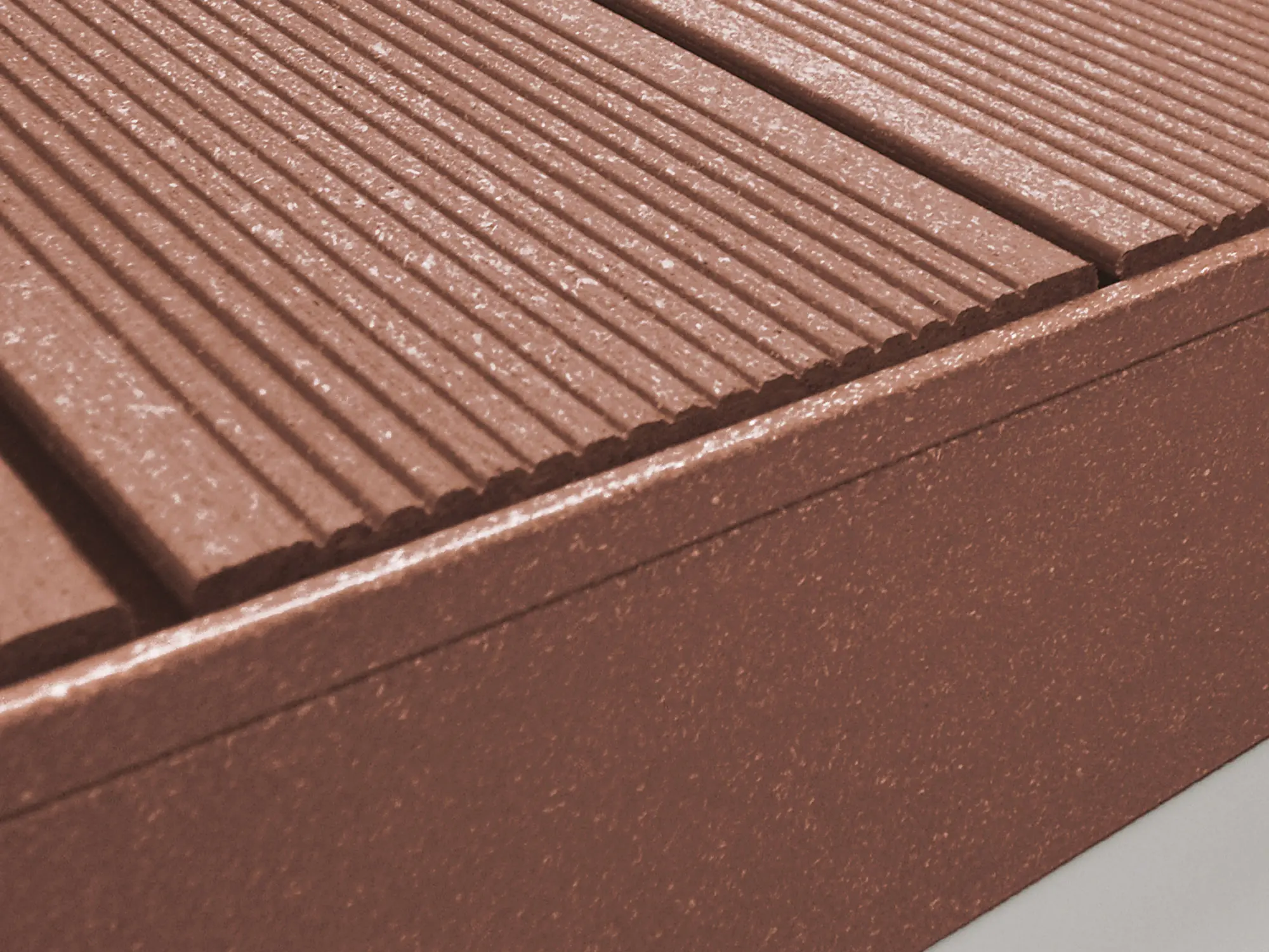 00010105~~02~NATURinFORM_Abschlussleisten_70x15_mm_Braun_Oberseite_fein_geriffelt_gebuerstet