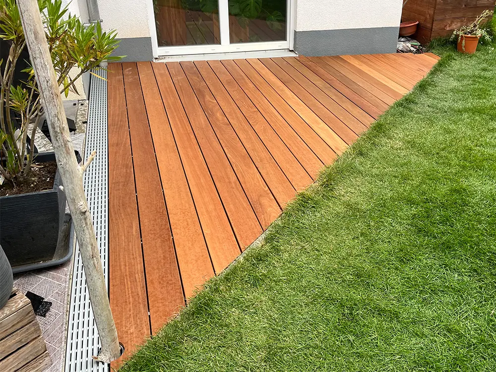 18-205124~~21~Terrassendielen_Bangkirai