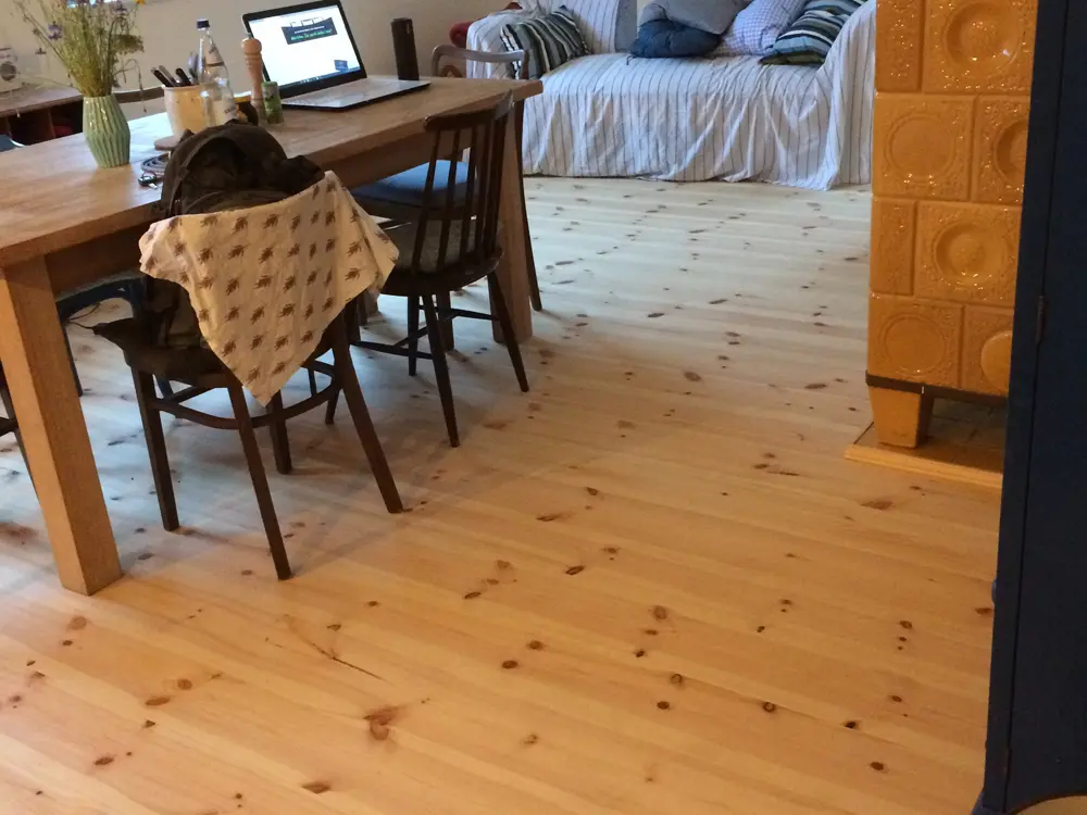 18-202403~~09~Massivholzdielen_Nordische-Kiefer