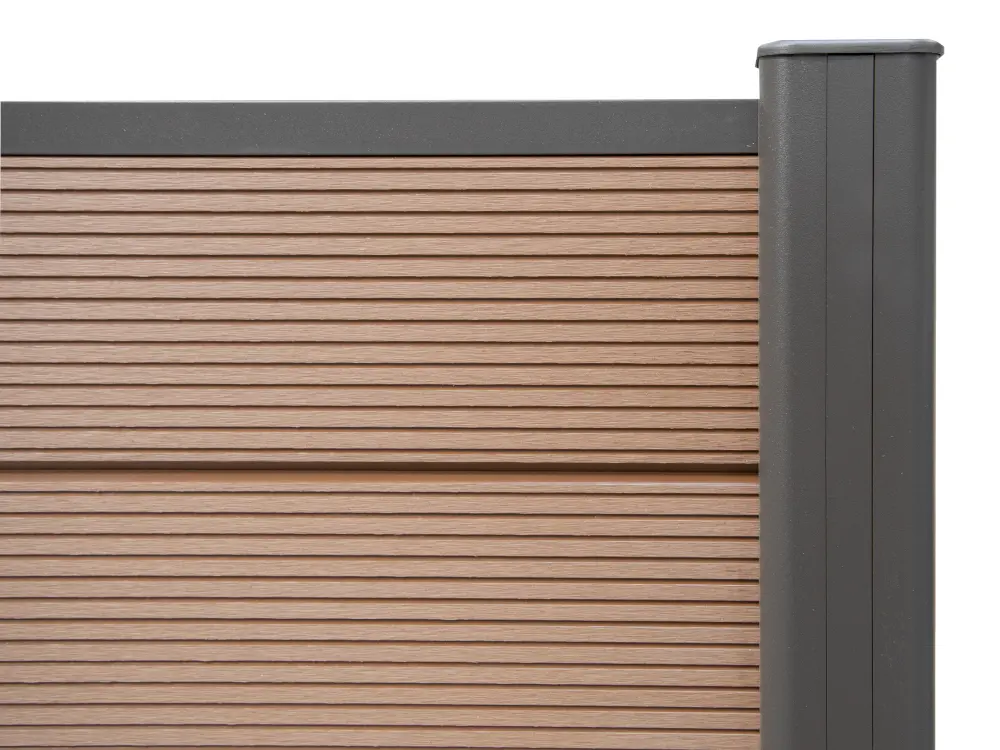 00071606~~06~Luebeck_Zaunbretter_braun_frei-6