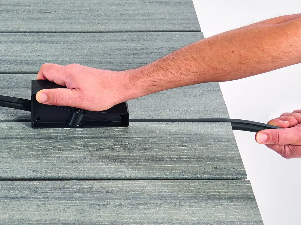 18-200639~~02~Einfuegehilfe_Fugenprofilschlauch