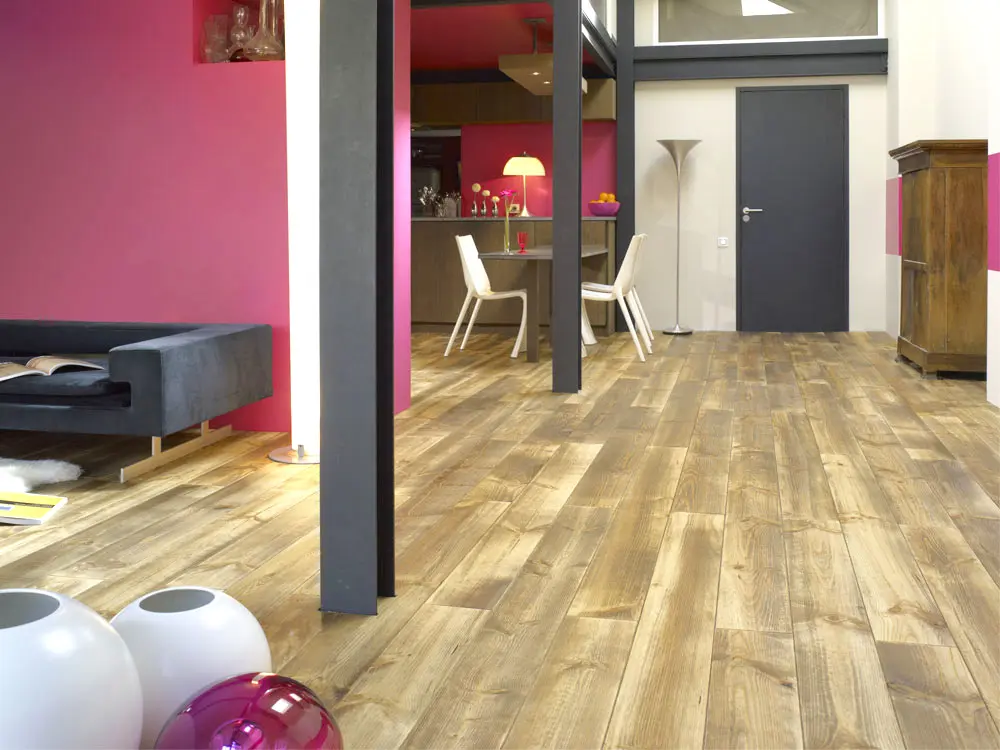 00022286~~01~seekiefer-massivholzdielen-markant-nut-feder-mikrofase-honig-geoelt