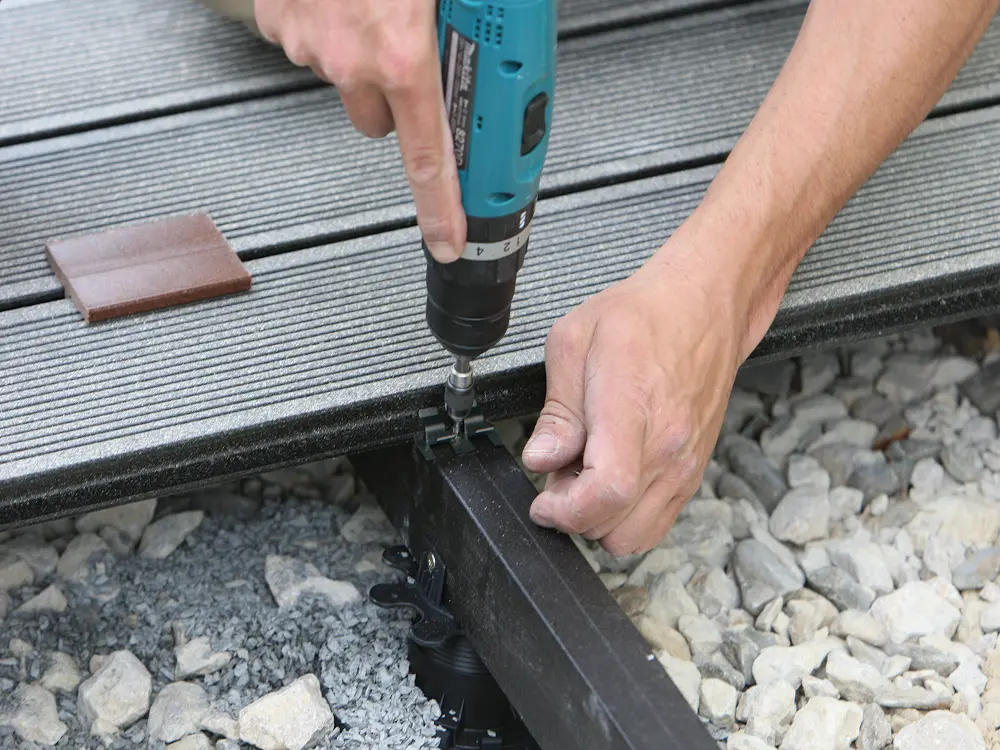 00004910~~04~NiF_Montageklammer_Verwendung3_Shop