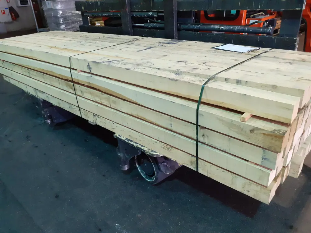 18-201631~~02~Eiche_Kantholz_100_Lager02