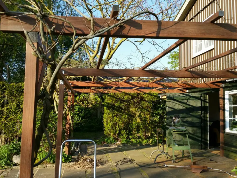 00002820~~04~Bongossi_Schnittholz_AD_FAS_100x100_mm_saegerauh_Garten_Holz_saegerauh_Hobelware_hobeln_Bauholz_Terrass