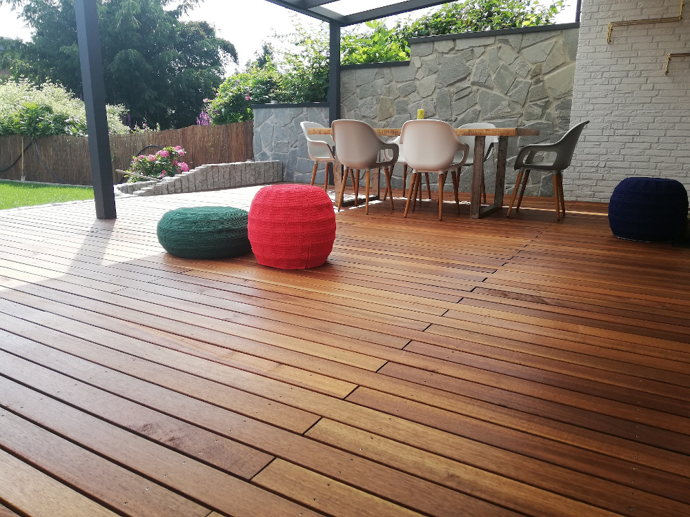 Guyana Teak (Basralocus) Terrassendielen 25x90 mm, KD, glatt/glatt