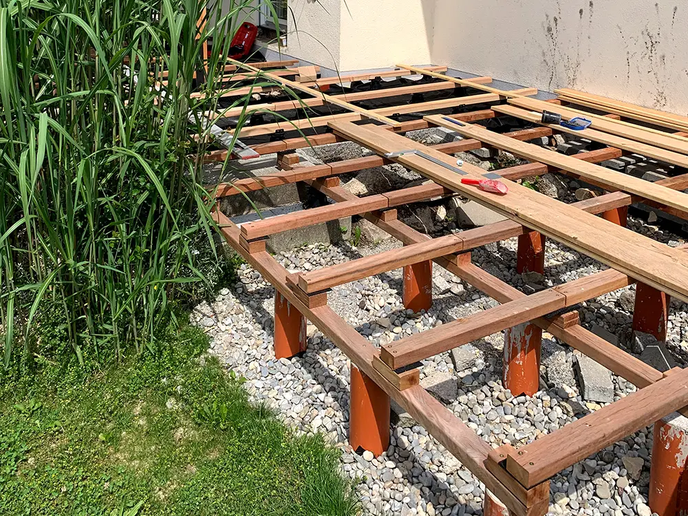 00080049~~10~cupiuba-unterkonstruktion-ad-4-seitig-gehobelt-kanten-gerundet-wechselfalz