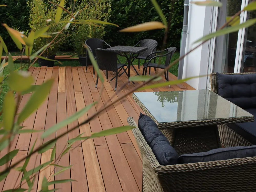 00018146~~12~Terrassendielen_Bangkirai