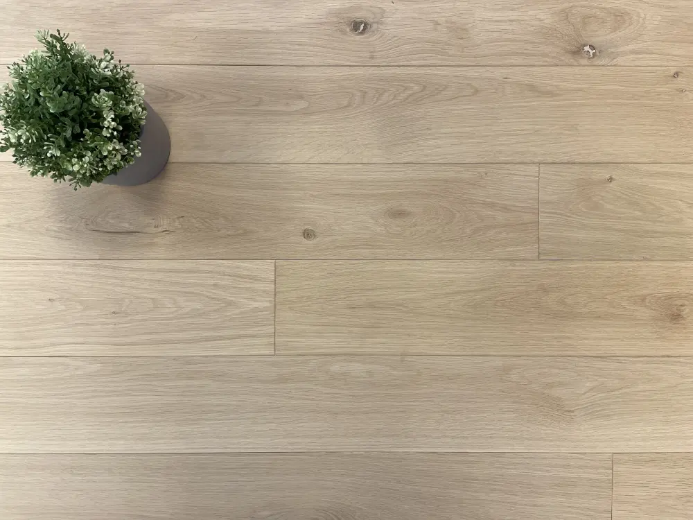 00055527~~02~Eiche_MHD_15x140_natur_roh02