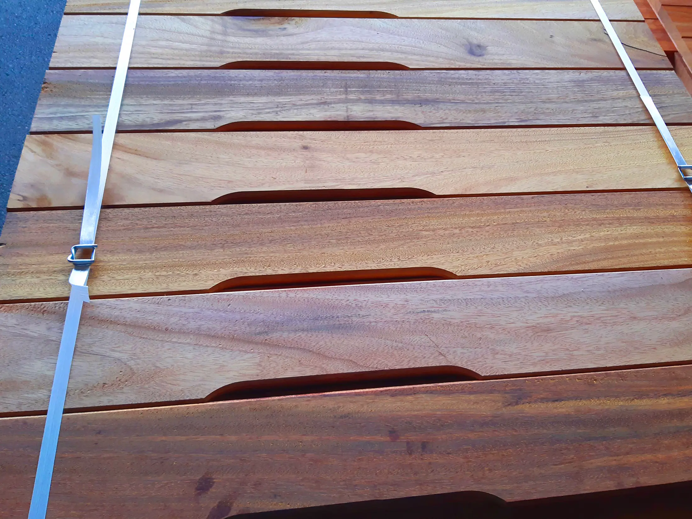18-220389~~05~Noive_Pferdestallbohlen_32x120mm_LS1