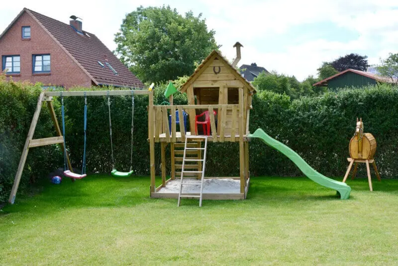 Spieltürme aus Holz