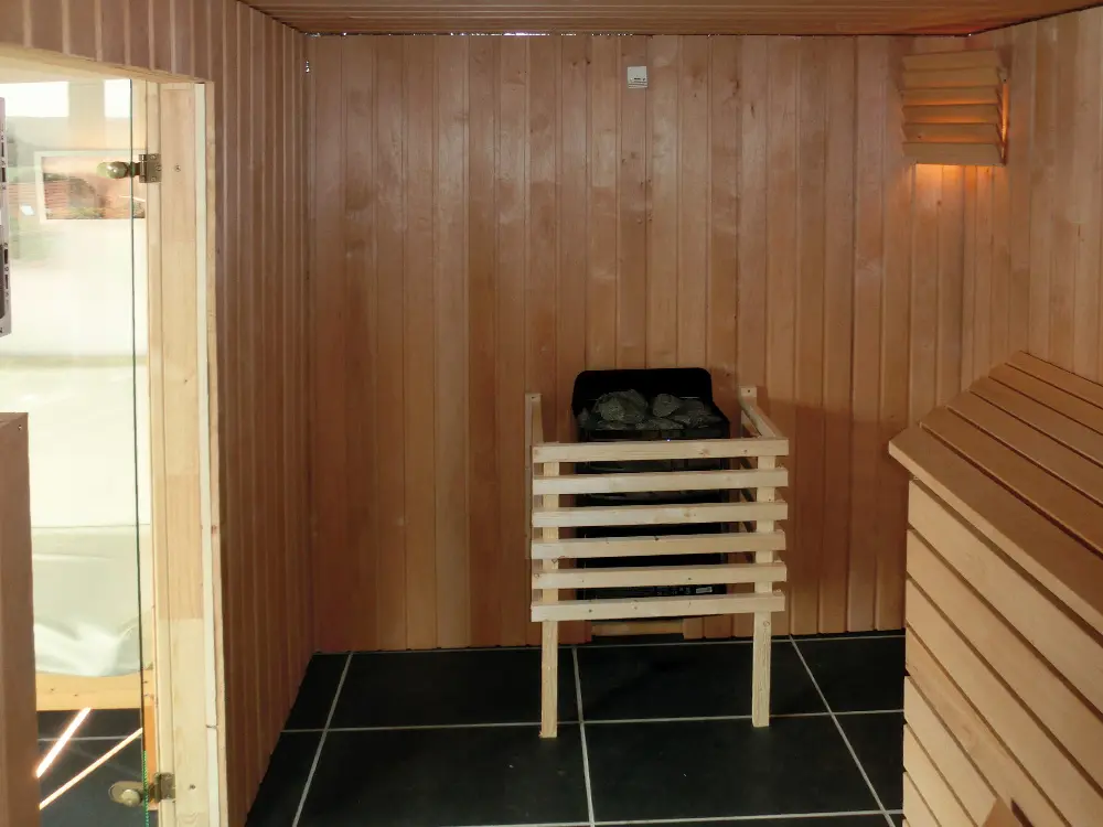 18-201792~~11~Erle_Saunaprofilholz