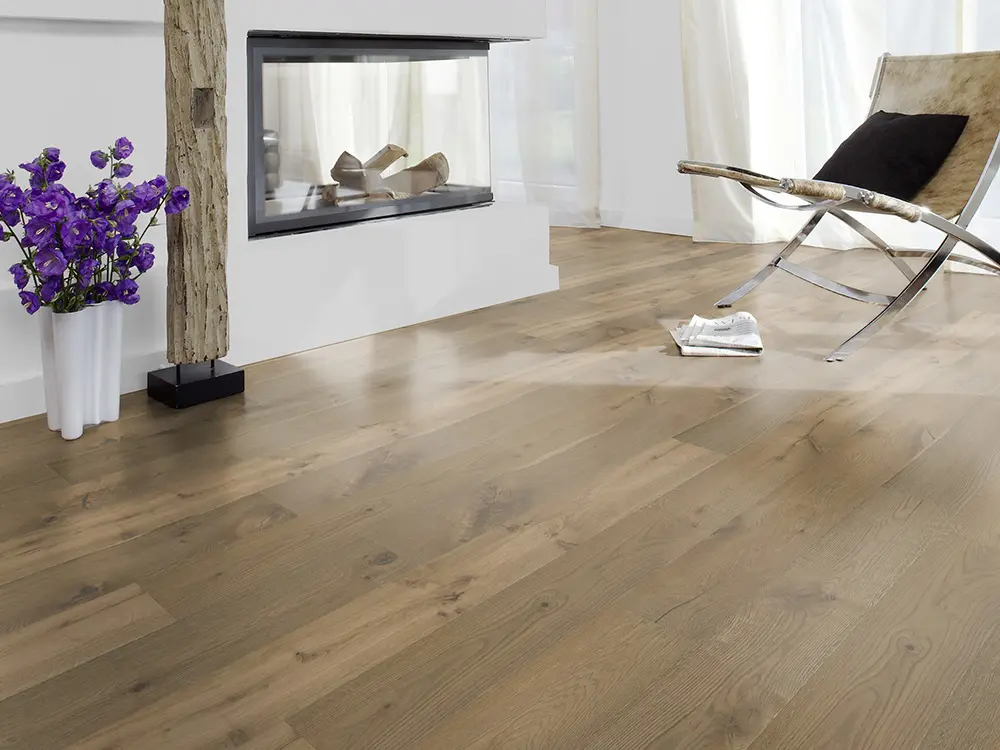 00070007~~01~Kahrs_Parkett_Eiche_Tradition_ ger_weiss_naturgeoelt_Ambiente01