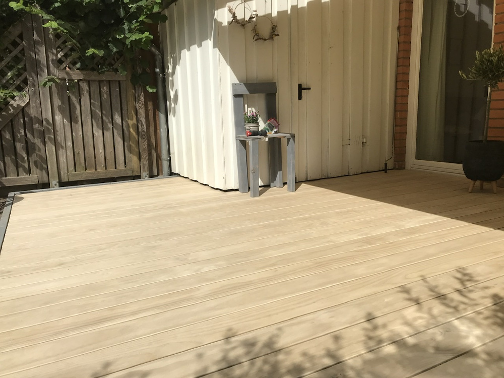 Accoya® Terrassendielen, 21x142 mm, A1, KD, glatt/egalisiert, seitlich genutet