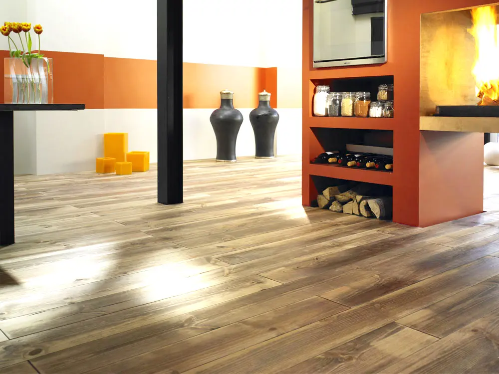 00022286~~02~seekiefer-massivholzdielen-markant-nut-feder-mikrofase-honig-geoelt