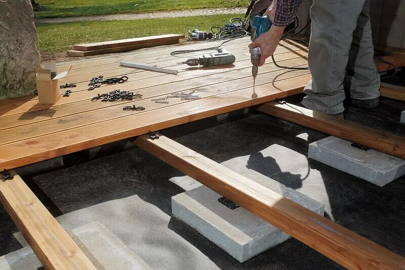 Terrassenunterkonstruktion: So machst du es richtig