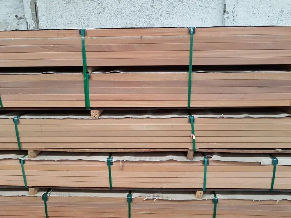 00002212~~04~Bangkirai_UK_Ladung4