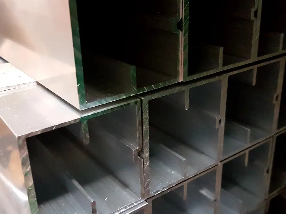 00002485~~03~Unterkonstruktion_