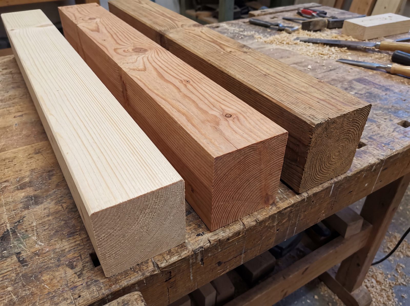 Vergleich von KVH, Douglasie und Lärche Holz für den Carportbau