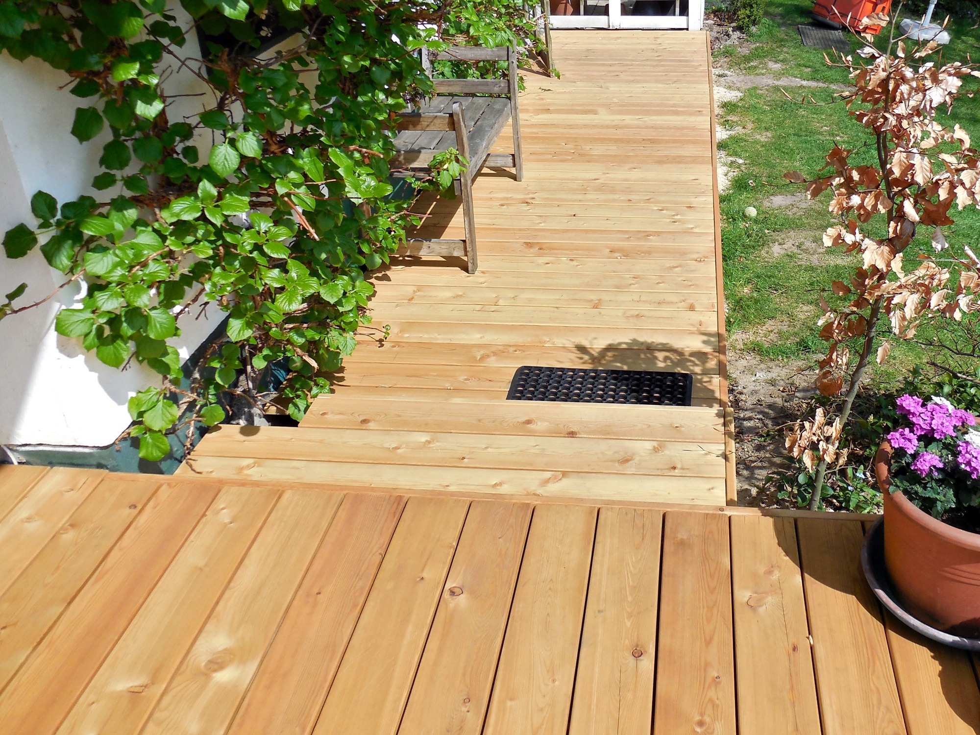 Traumterrasse bauen: Ideen, Materialien und Tipps für ein gelungenes Projekt