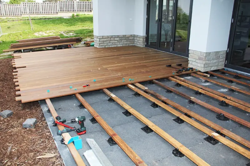 Die perfekte Unterkonstruktion für die Holzterrasse