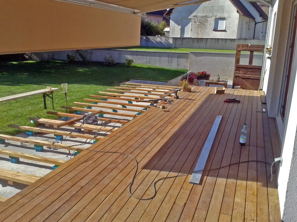 00004770~~04~Knudsen_Kombi_Keil_Basisstueck_Masse_100x80x40_mm_Knudsen_Keile_Fuesse_Terrasse_Auflagefuesse_Ausgleich