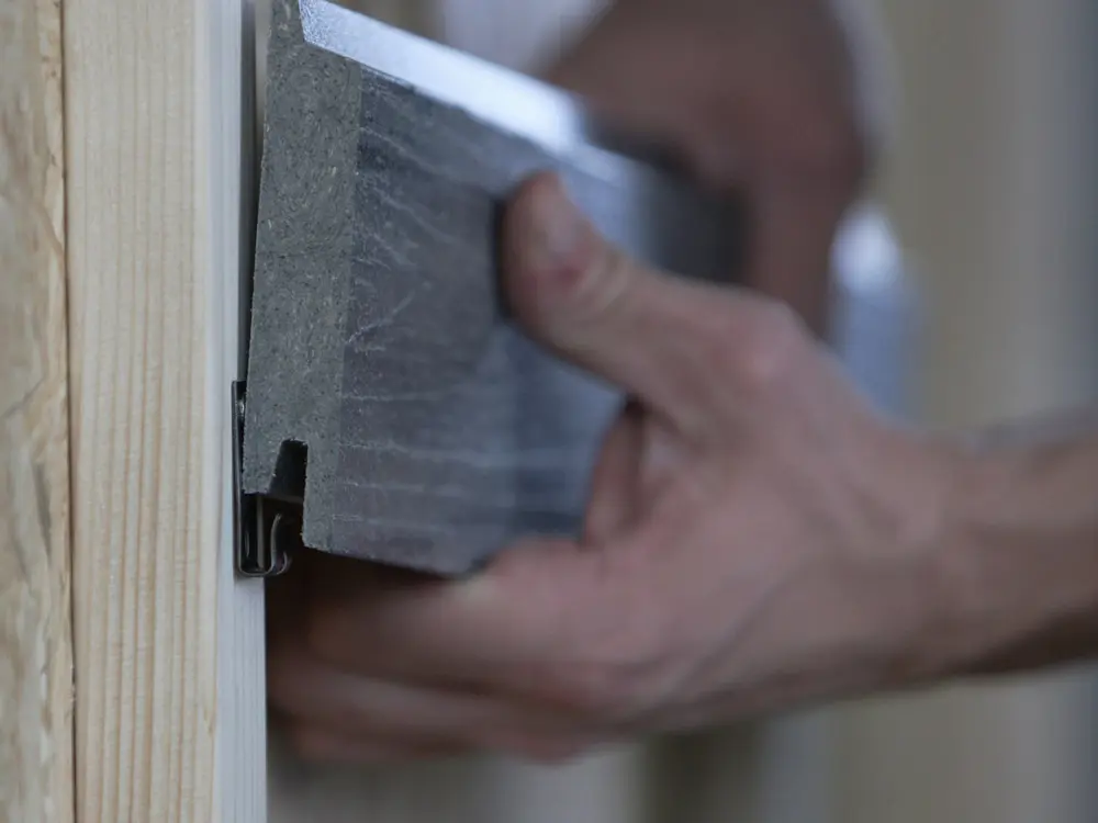 00022446~~04~naturinform-anfangs-endklammer-die-gestaltende-edelstahl-schwarz-schrauben-inklusive