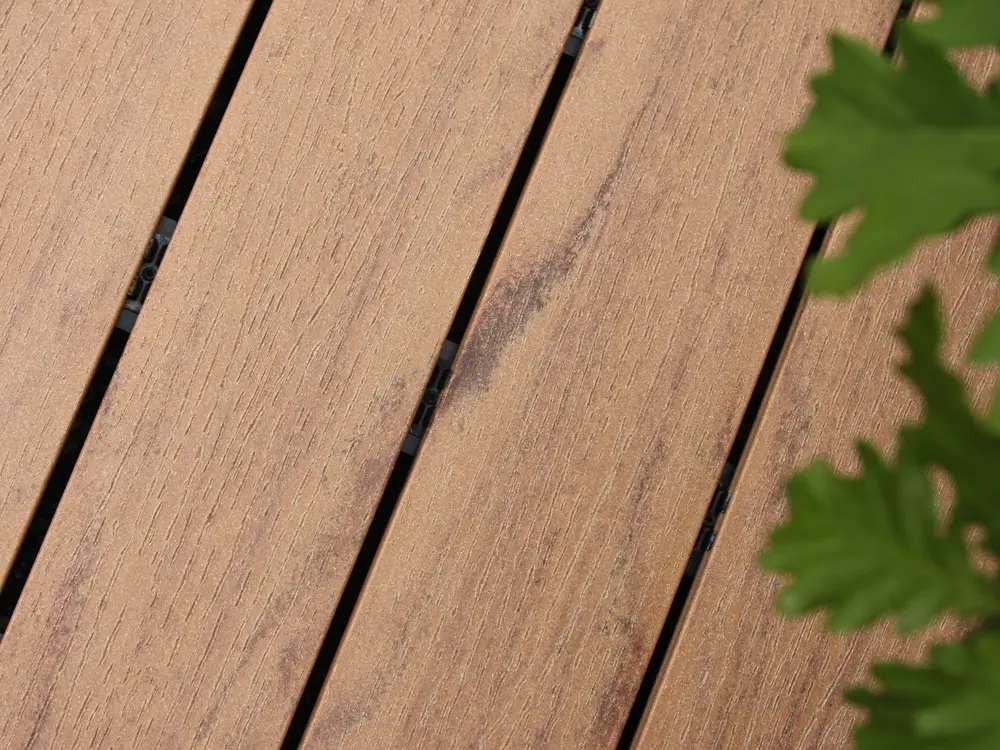 00021589~~01~Die-Naturlinie-WPC-Terrassendielen-Holzmaserung-fein-geriffelt-Eichenbraun-Vollprofil