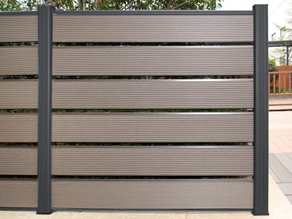 00071620~~03~Kahrs-wpc-zaunpfostenset_neu