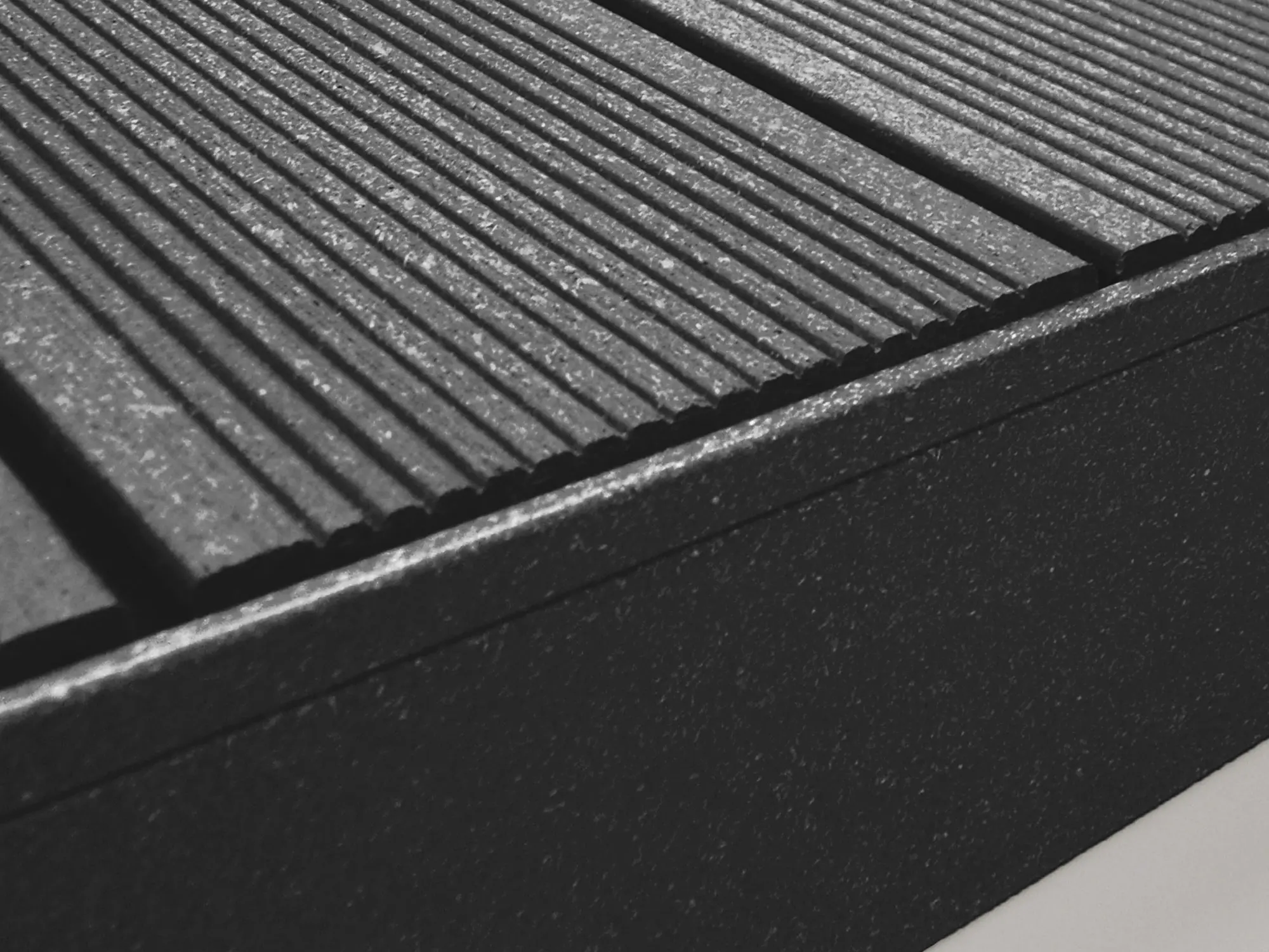 00010107~~02~NATURinFORM_Abschlussleisten_70x15_mm_Anthrazit_Oberseite_fein_geriffelt_gebuerstet