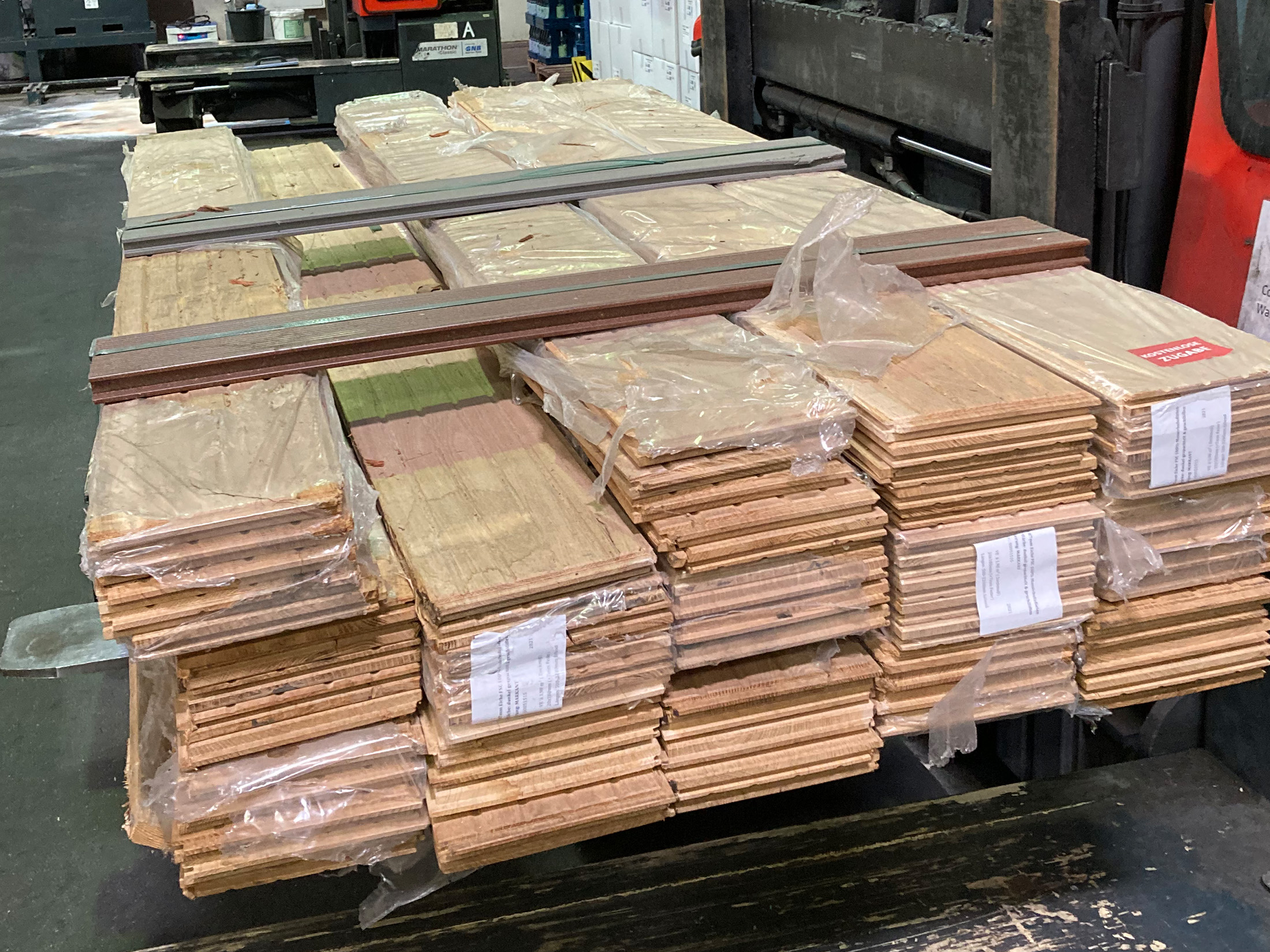 00051515-B~~17~KAHRS_Massivholzdielen_Eiche_FSC100_B7