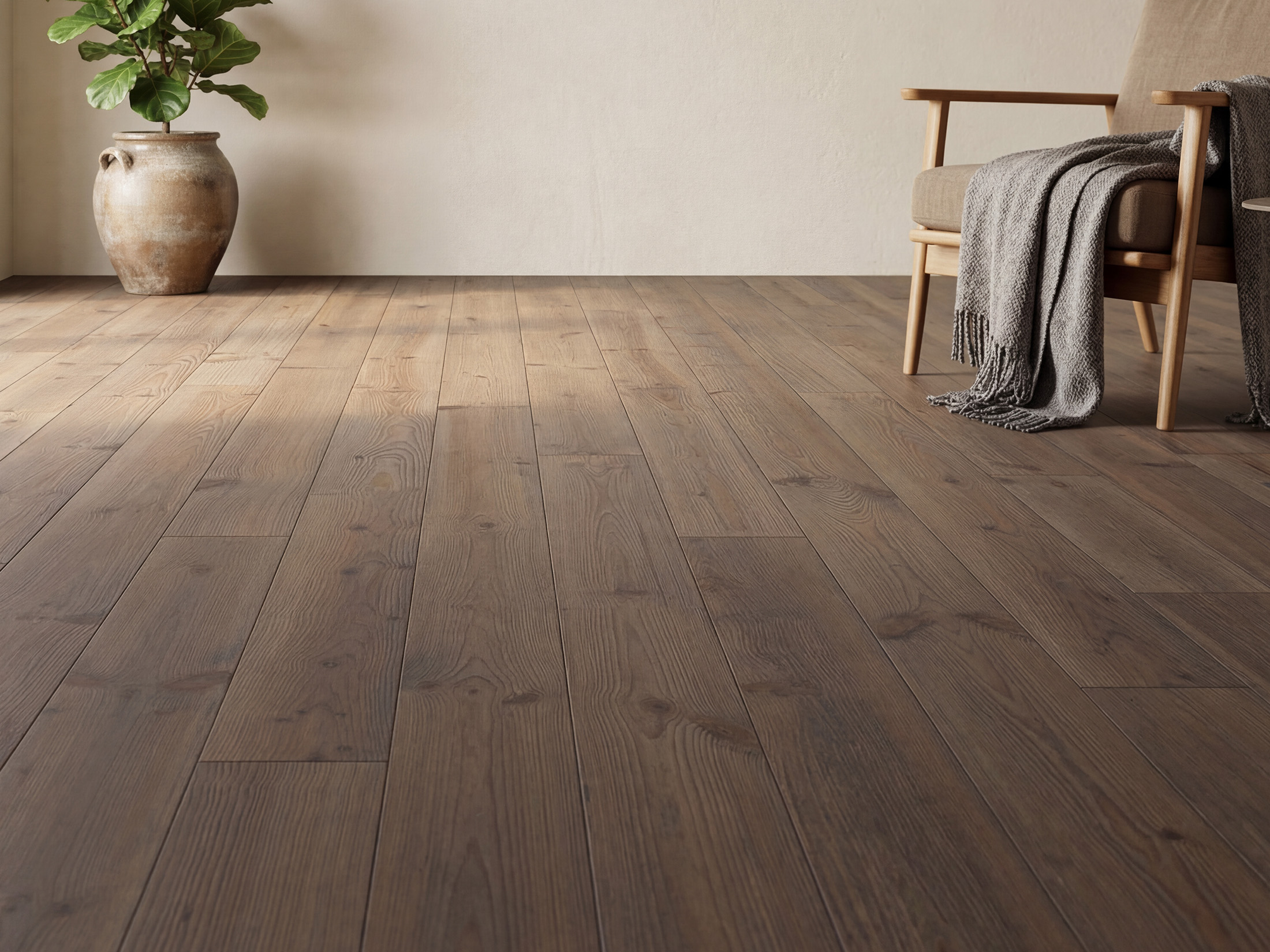 18-201057~~05~KAHRS_Massivholzdiele_Seekiefer_Eiche_Braun_KI05