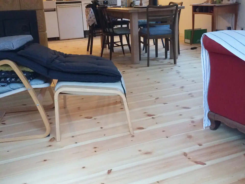 18-220552~~06~Massivholzdielen_Kiefer