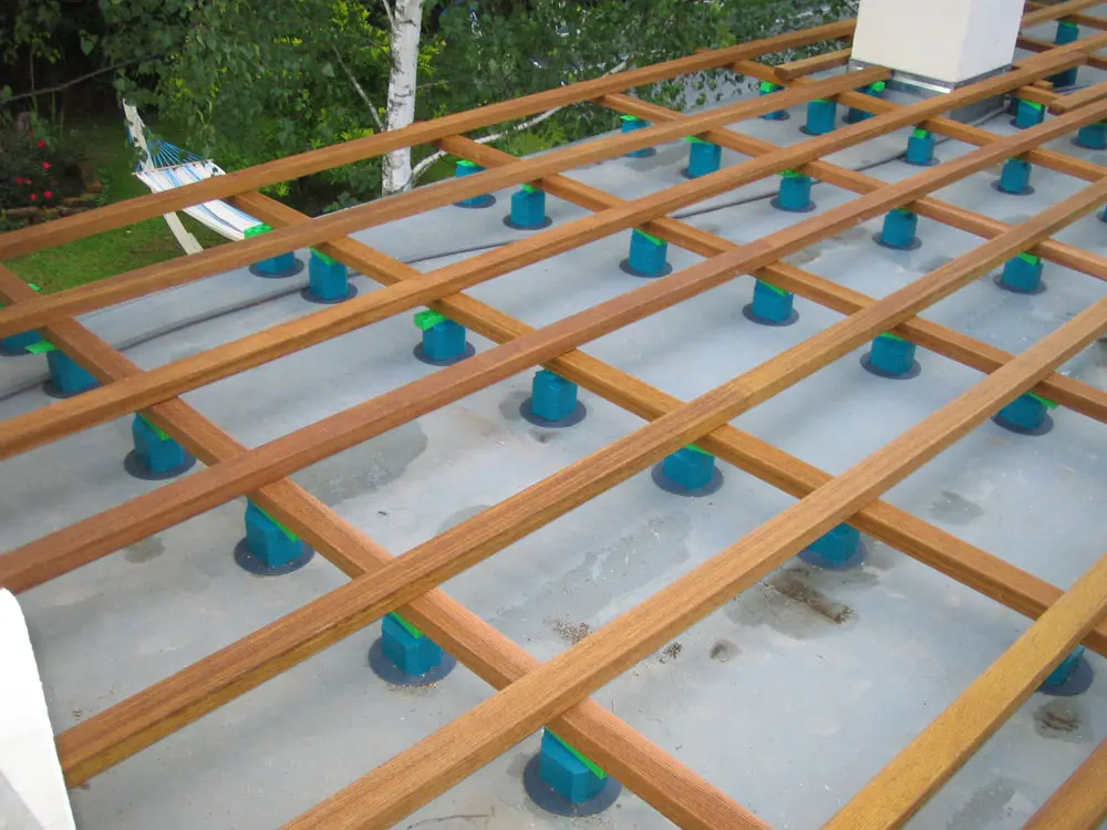 00004770~~07~Knudsen_Kombi_Keil_Basisstueck_Masse_100x80x40_mm_Knudsen_Keile_Fuesse_Terrasse_Auflagefuesse_Ausgleich