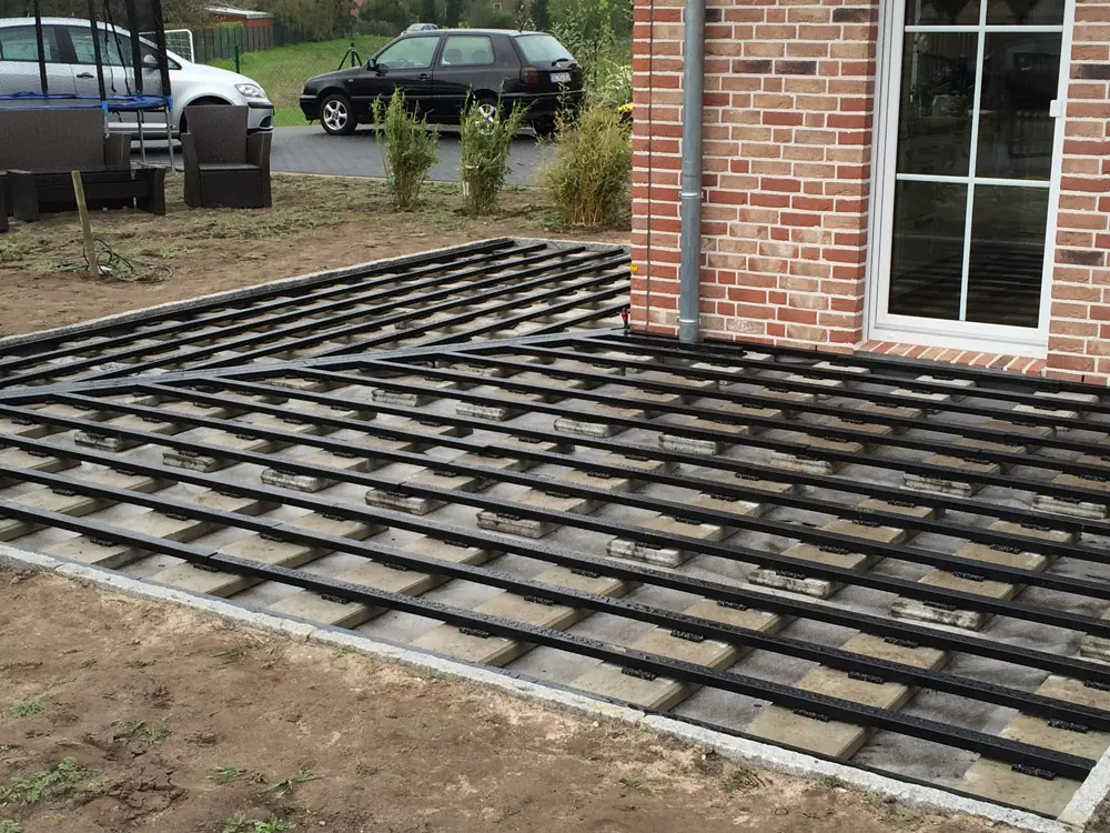 00021651~~02~ReDeck-WPC-Unterkonstruktion-schwarz