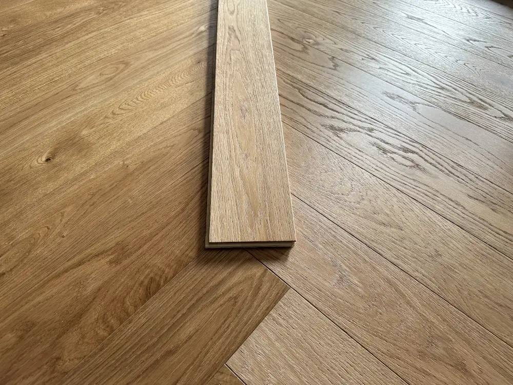 00070310~~02~Eiche_Herringbone02