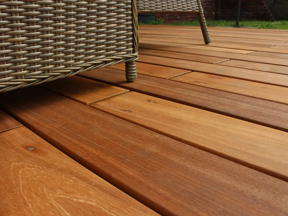 18-205124~~14~Terrassendielen_Bangkirai