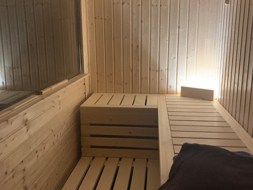 18-201076~~02~FIchte_Softline_Saunaholz