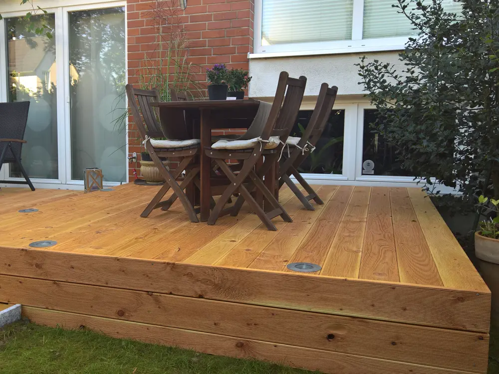 18-220409~~01~Douglasie_Terrassendielen_28x145_mm_KD_Zweite_2_Wahl_grob_fein_T7