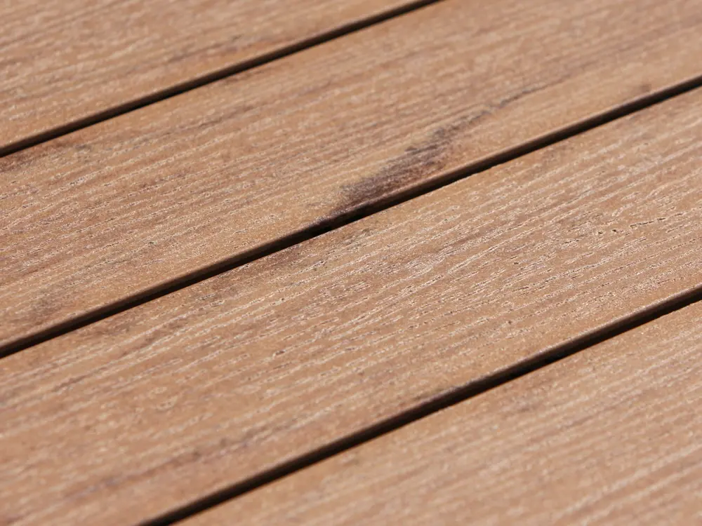00021589~~02~Die-Naturlinie-WPC-Terrassendielen-Holzmaserung-fein-geriffelt-Eichenbraun-Vollprofil