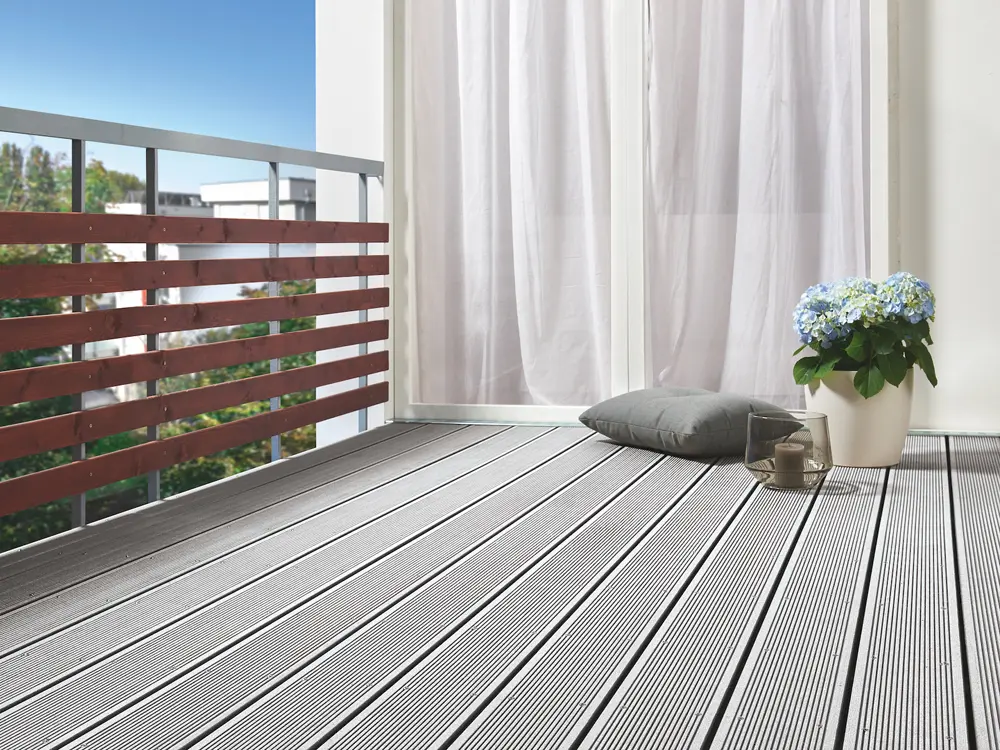 00085262~~02~NATURinFORM_Terrassendielen_DIE_BELIEBTE_massiv_Grau_2