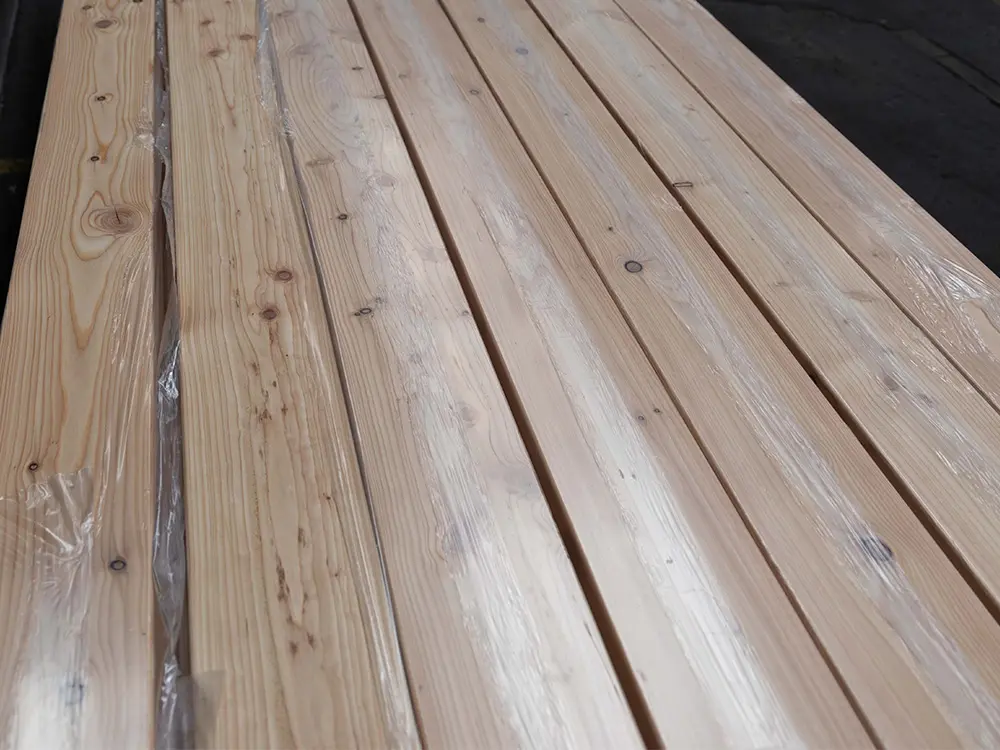 18-204240~~04~Europ_Europaeische_Laerche_Terrassendielen_40x143_glatt_glatt2