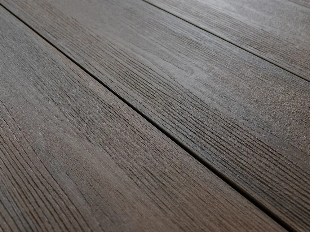 18-202908-A~~12~BPC_TD_20x210mm_MassivXL_Massiv_Walnut_Schraegsicht_m_Diele01