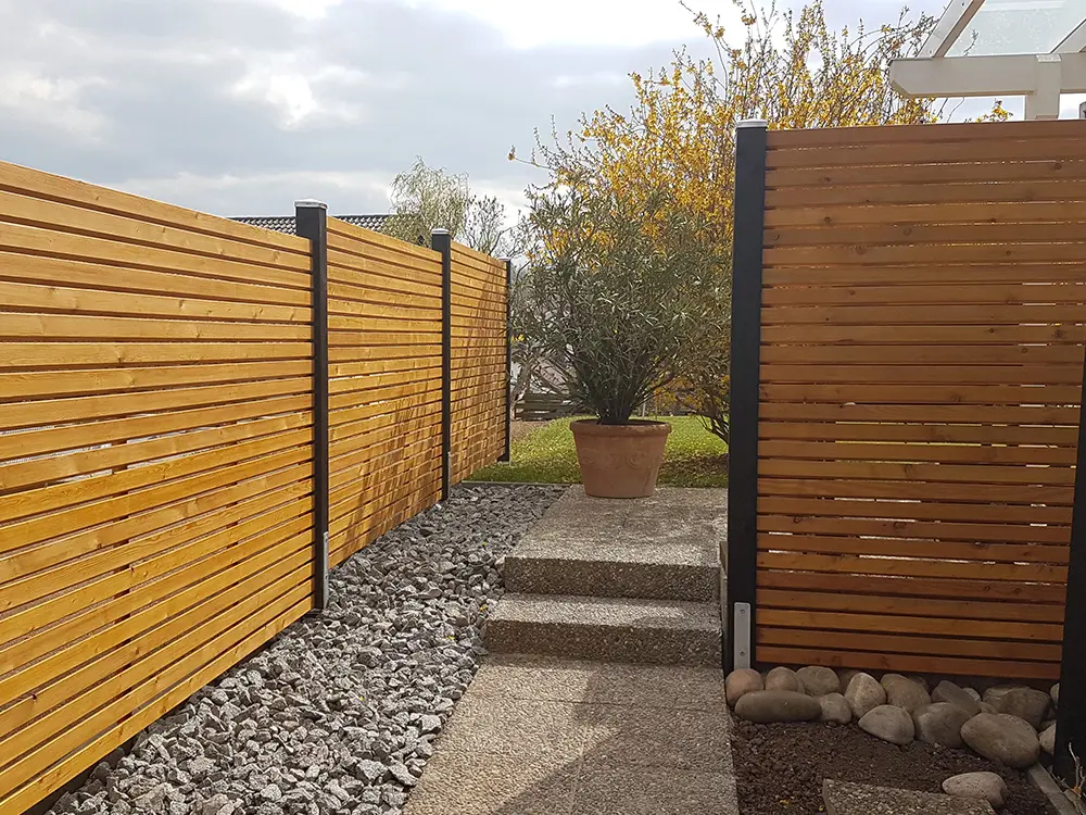 18-204625~~05~Robinie_UK_keilgezinkt05