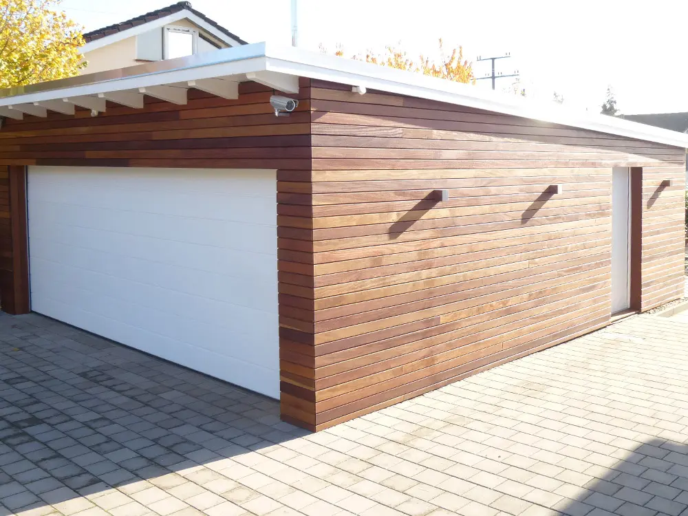 00083840~~05~25x90mm_Cumaru_Rhombusleisten_KD_30grad_Schraege