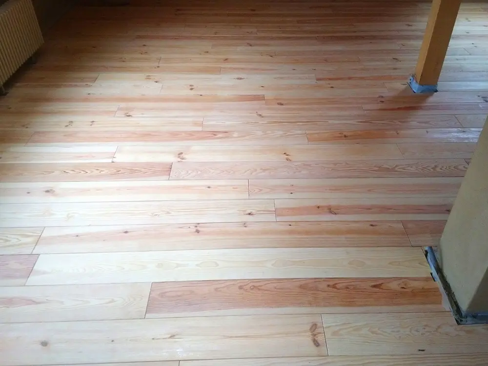 00022421~~02~KAHRS_Massivholzdielen_Seekiefer