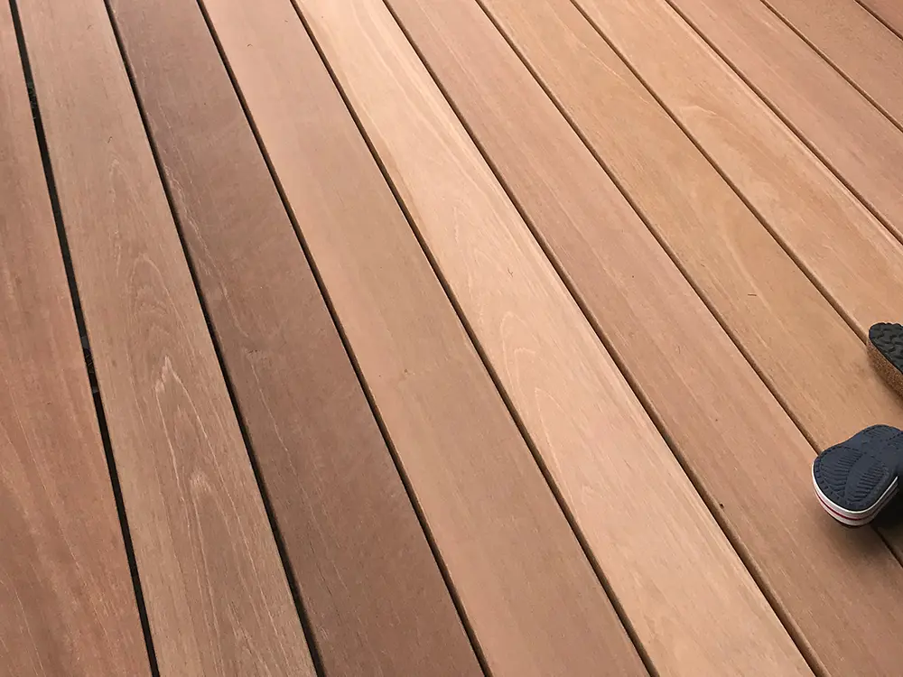 00018146~~01~Terrassendielen_Bangkirai